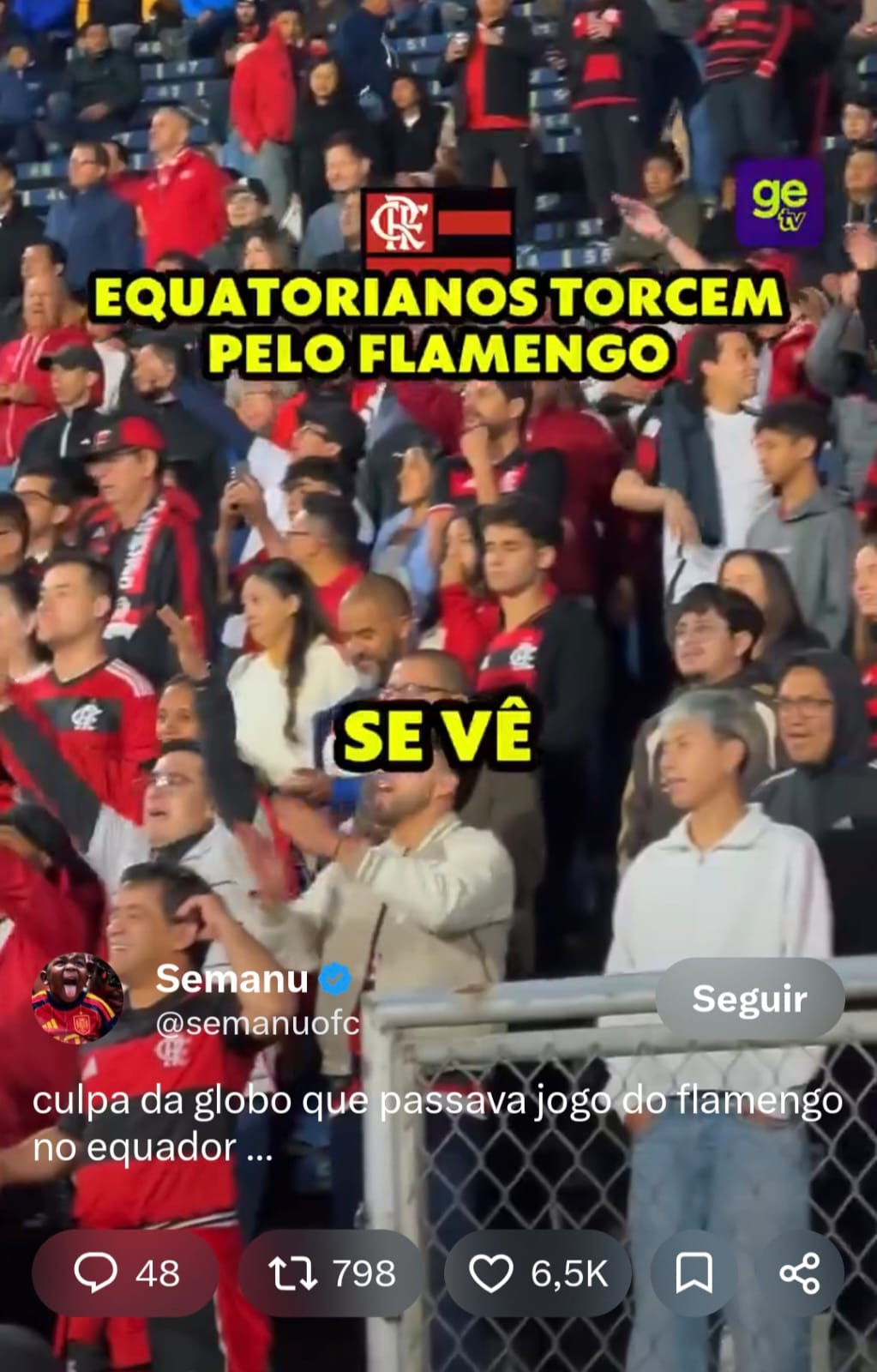 Torcedores equatorianos com camisas do Flamengo em Quito